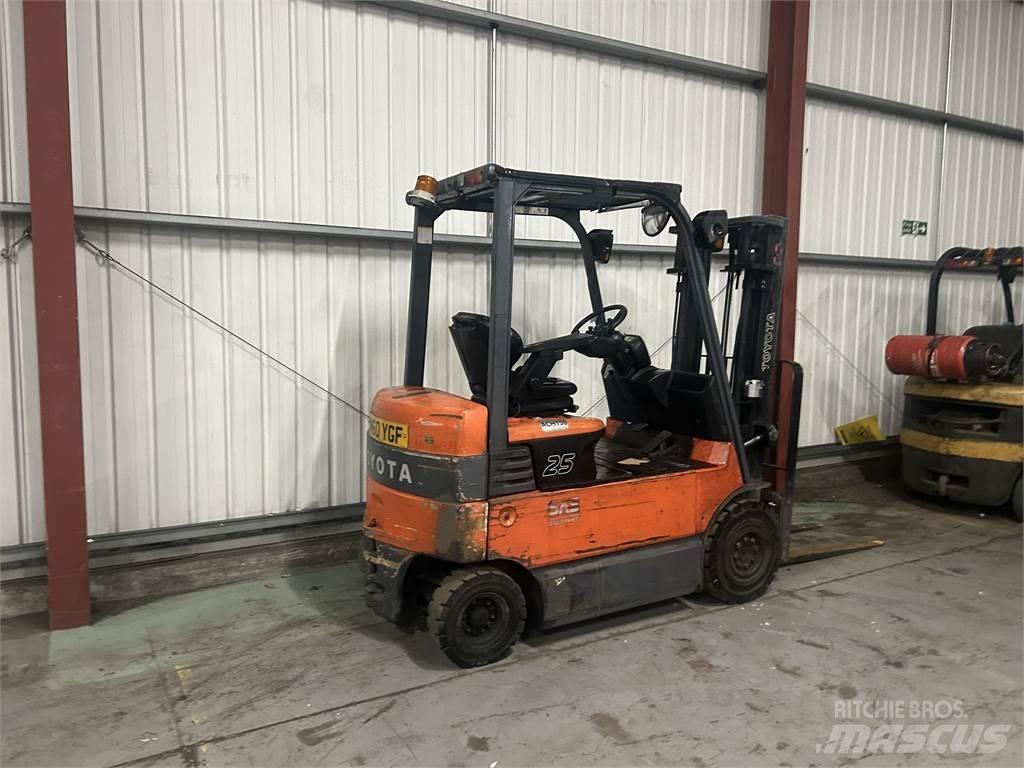 Toyota 7FBMF25 Электропогрузчики