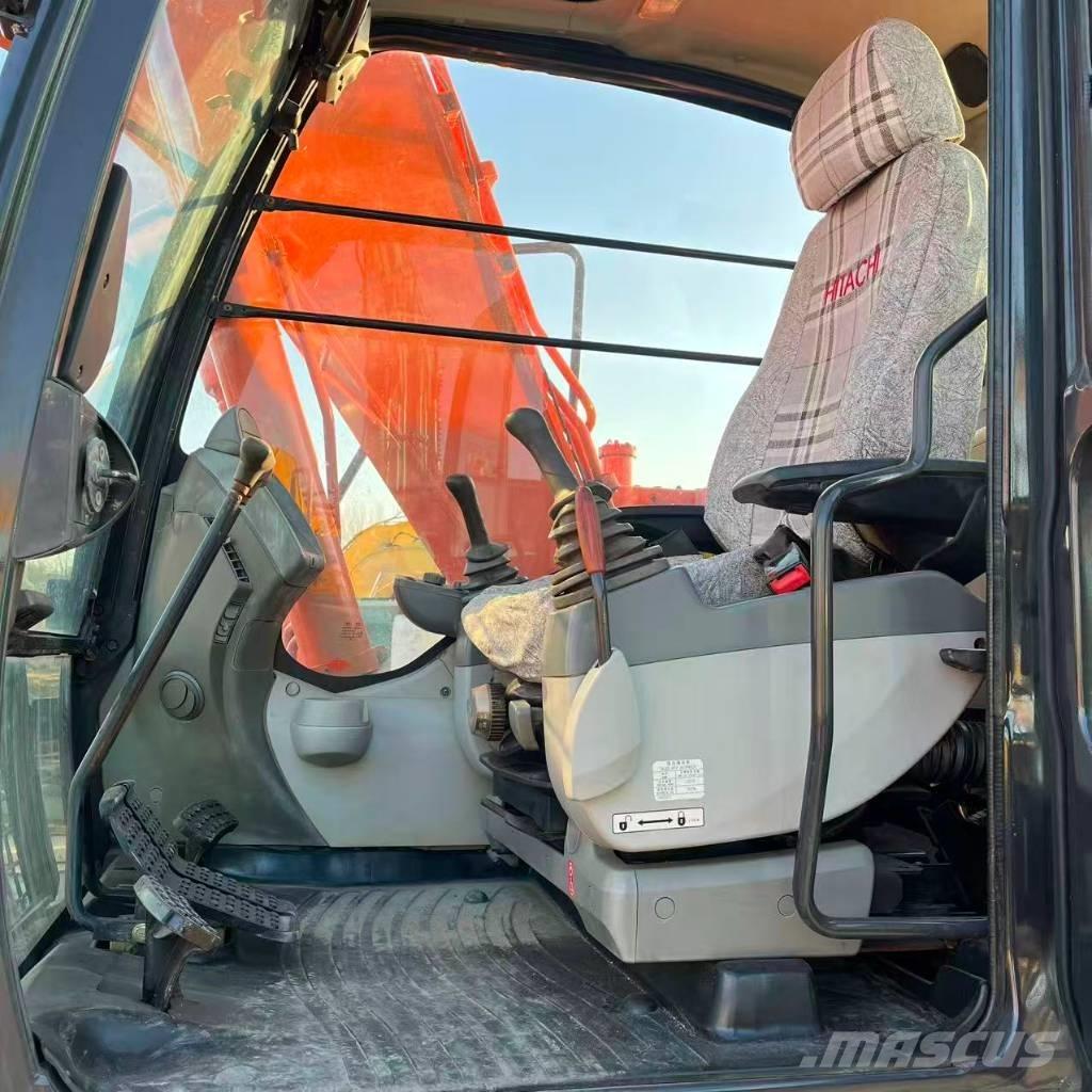 Hitachi ZX 130 Малые экскаваторы 7т-12т