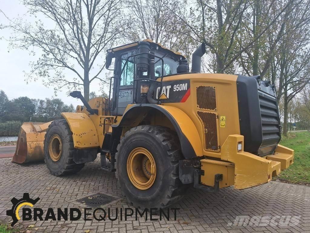 CAT 950M Фронтальные погрузчики