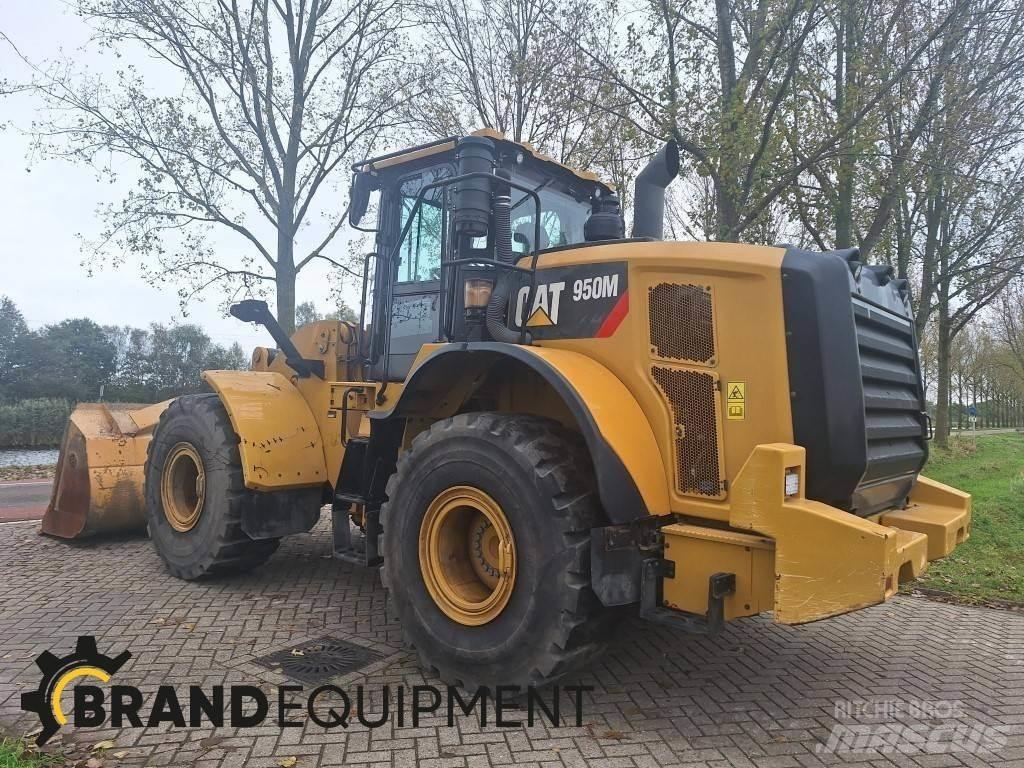 CAT 950M Фронтальные погрузчики