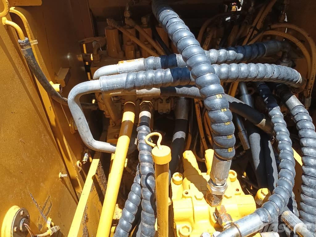CAT 320 D2 Гусеничные экскаваторы