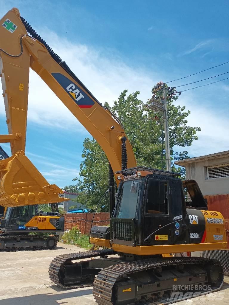 CAT 320 D2 Гусеничные экскаваторы