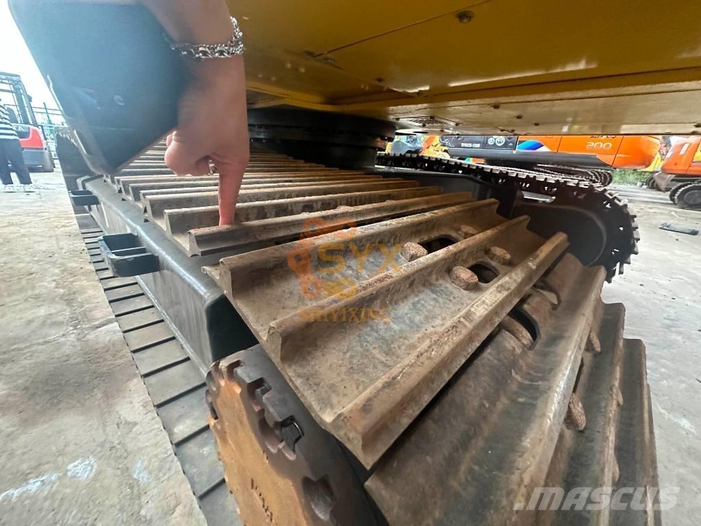 Komatsu PC 220-8 Гусеничные экскаваторы