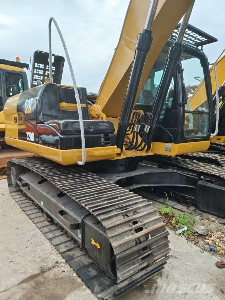 CAT 320 D Гусеничные экскаваторы