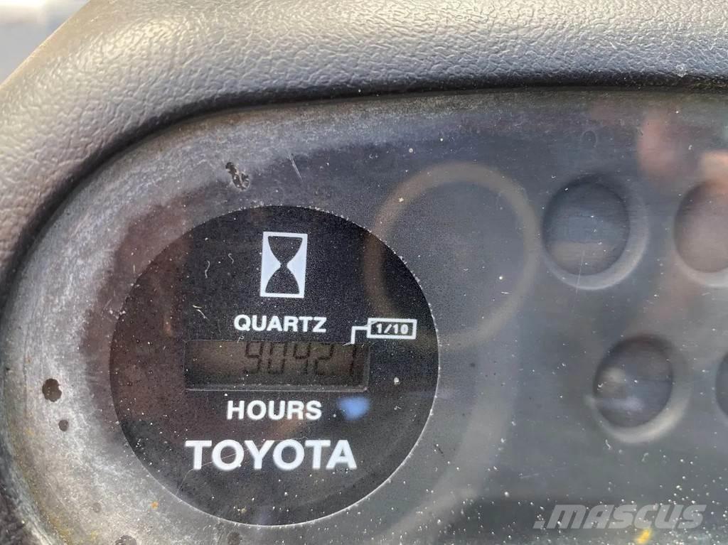 Toyota 42-6FGF25 Газовые погрузчики