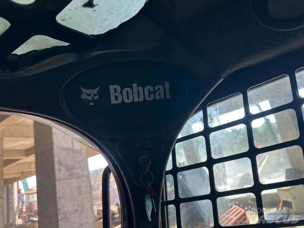 Bobcat S750 Мини-погрузчики