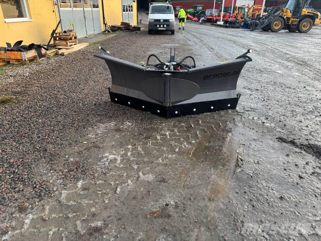 Pronar PUV 2400 M Снежные отвалы и плуги