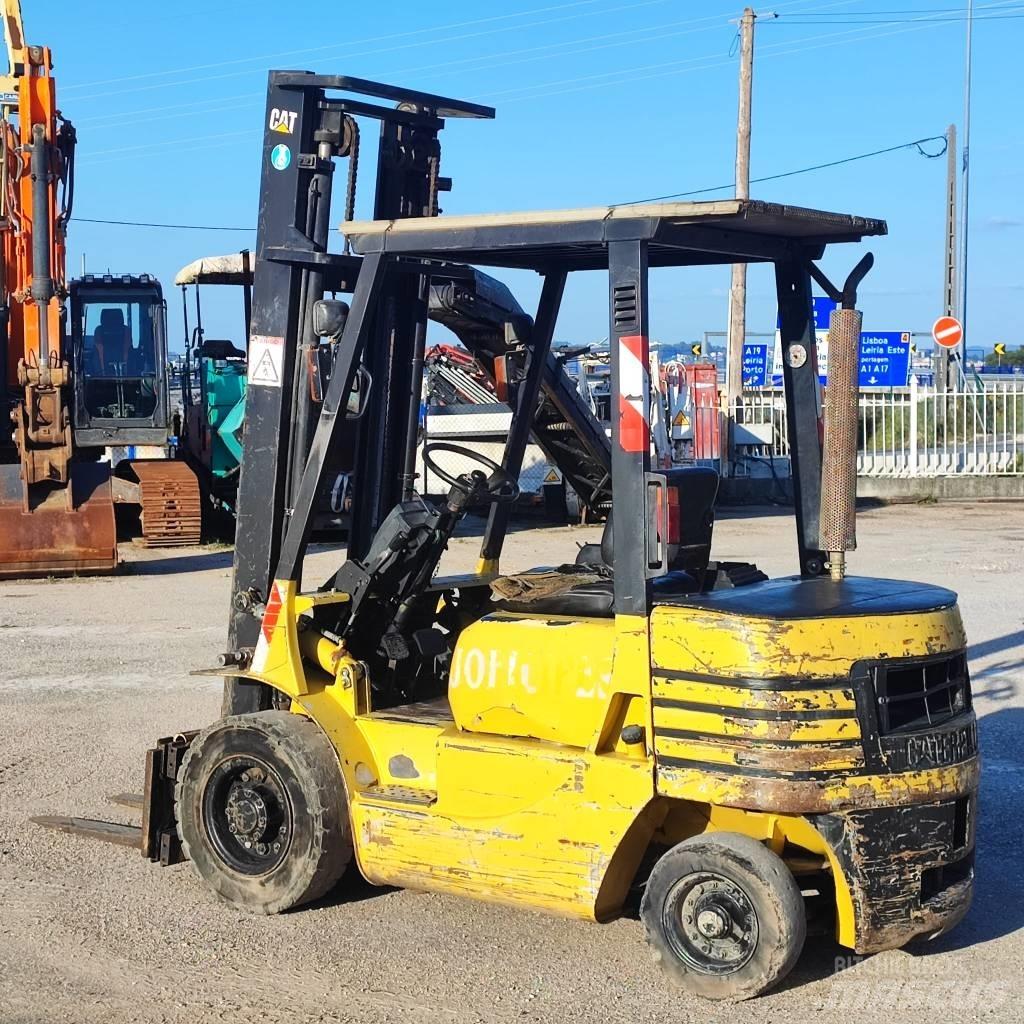 CAT DP 25 Дизельные погрузчики