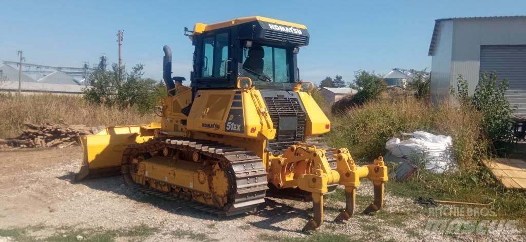 Komatsu D51EX-24 Гусеничные бульдозеры