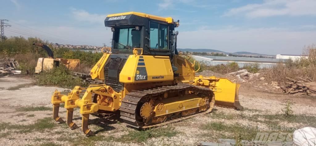 Komatsu D51EX-24 Гусеничные бульдозеры