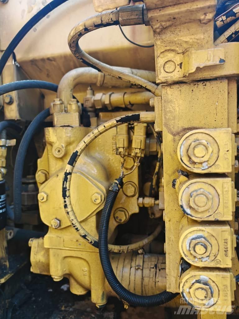 Komatsu PW 130ES-6K Колёсные экскаваторы
