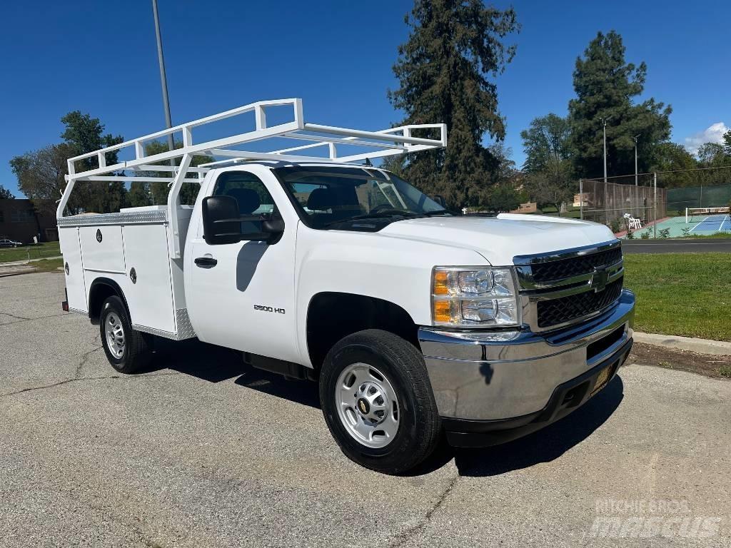 Chevrolet 2500 HD Бортовые фургоны