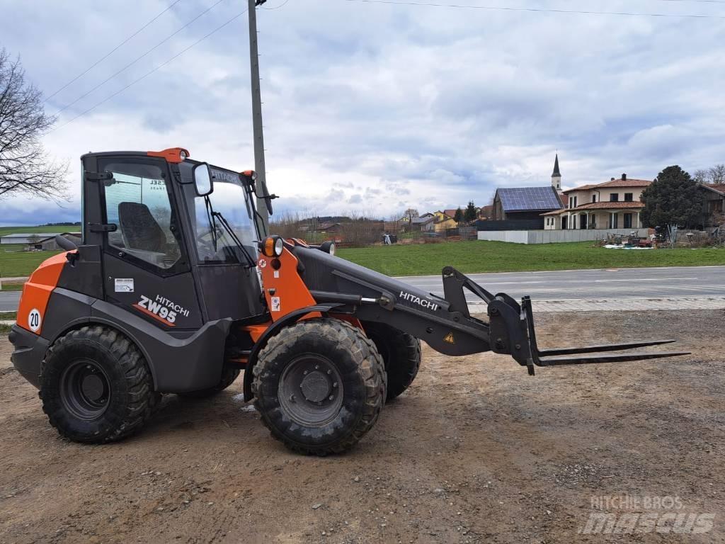 Hitachi ZW 95-6 Фронтальные погрузчики
