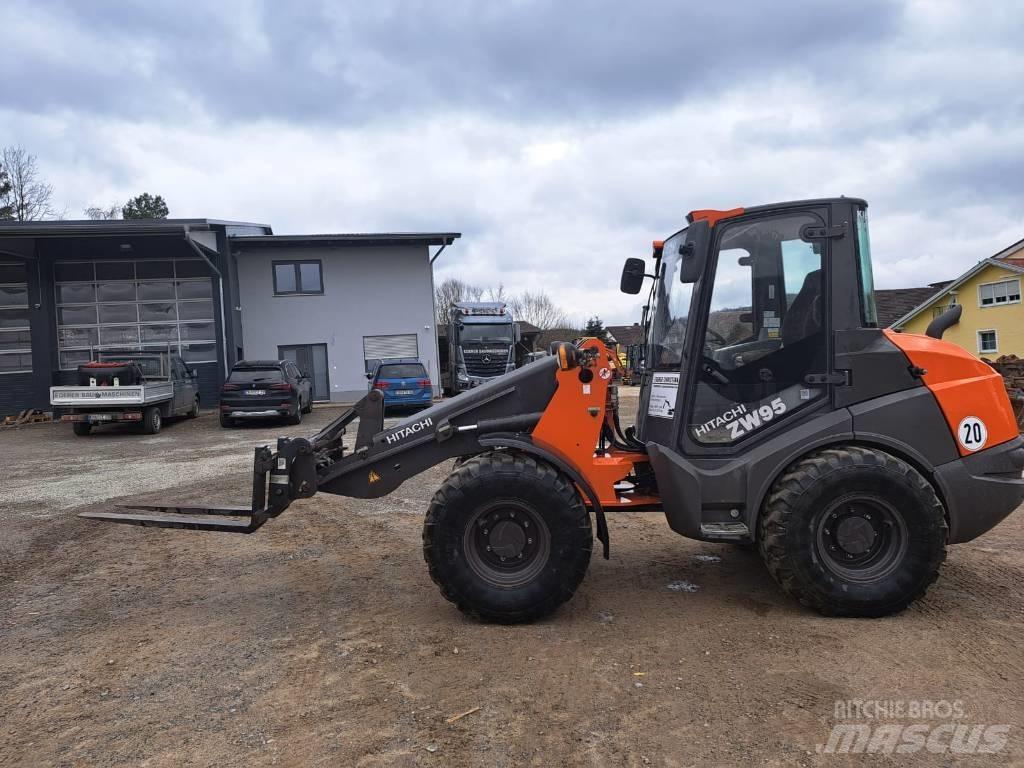 Hitachi ZW 95-6 Фронтальные погрузчики