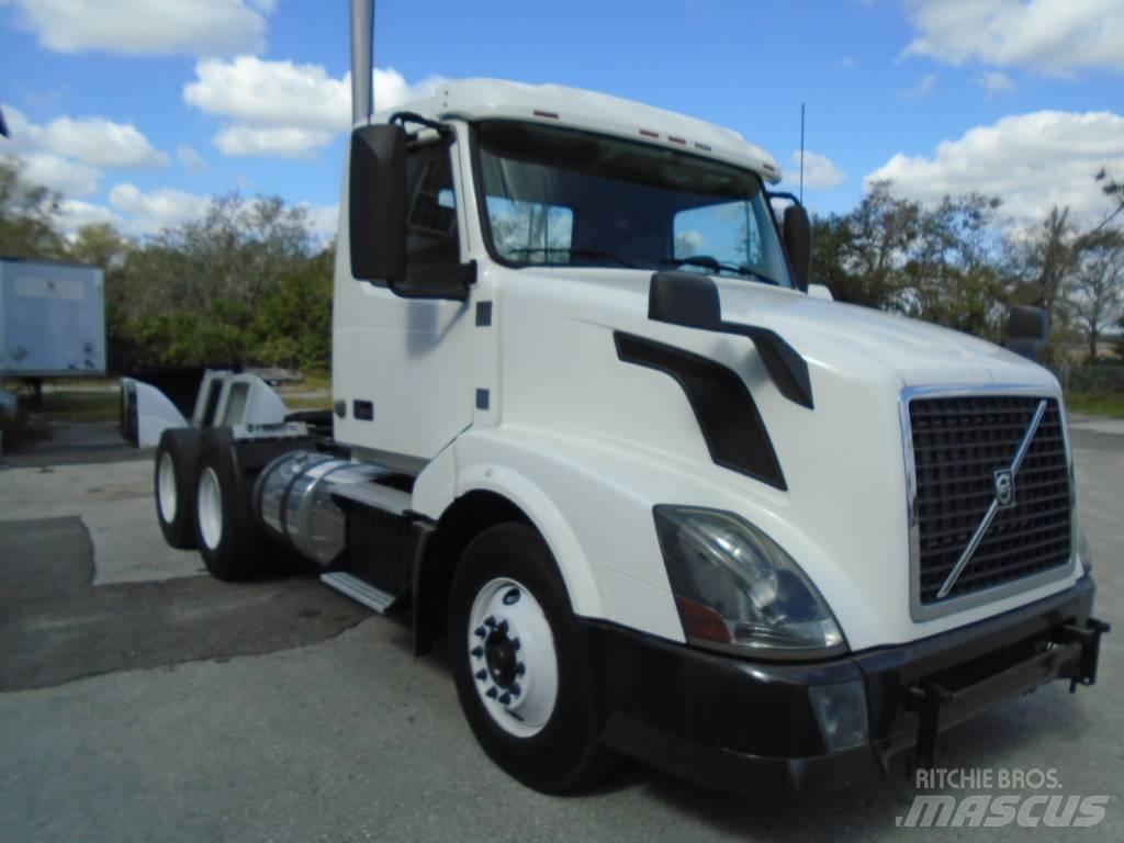 Volvo VNL 64 300 Седельные тягачи