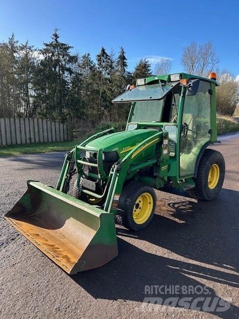 John Deere 2720 Коммунальные тракторы