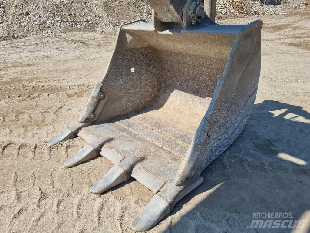 Komatsu HB 365 LC-3 Гусеничные экскаваторы