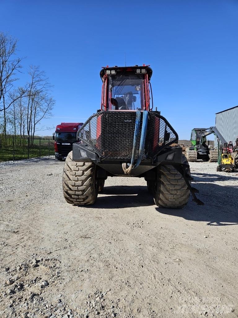 Komatsu 895 Форвардеры
