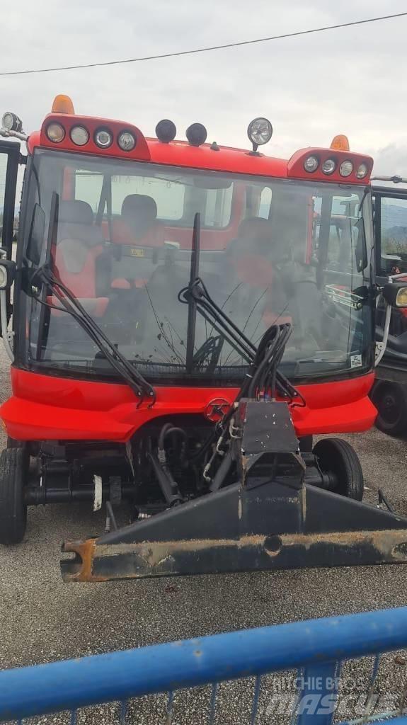  PistenBully  600 Снегоуборочные машины