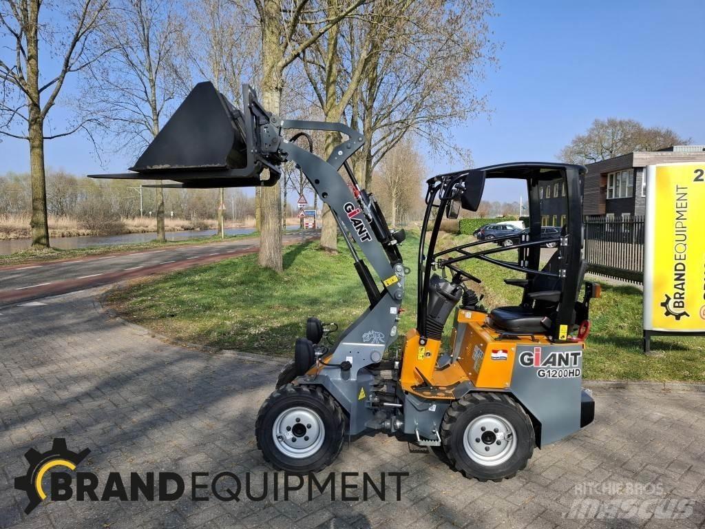 GiANT G1200HD Фронтальные погрузчики