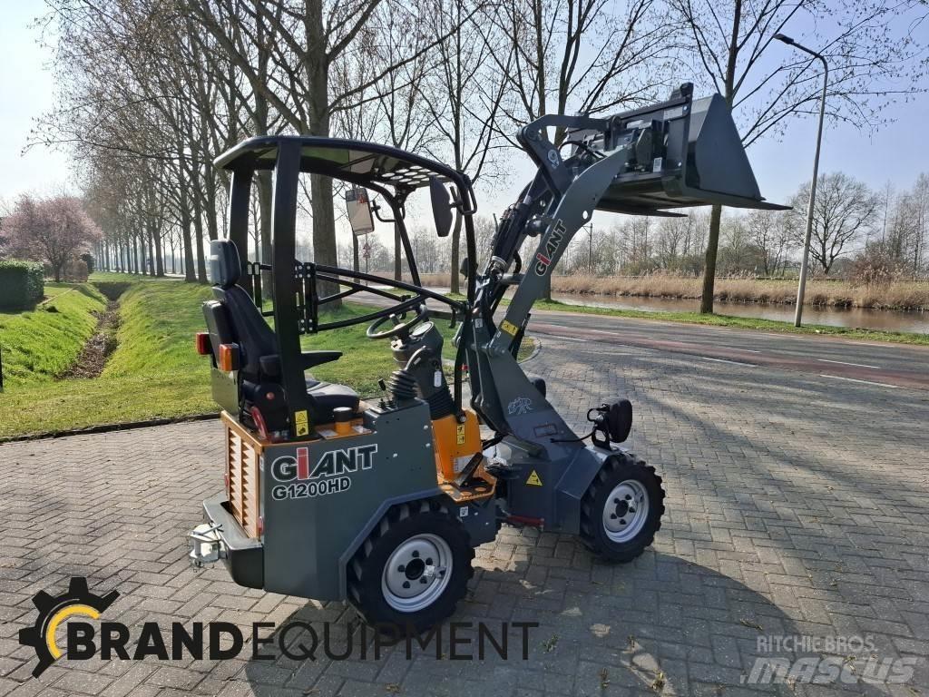 GiANT G1200HD Фронтальные погрузчики