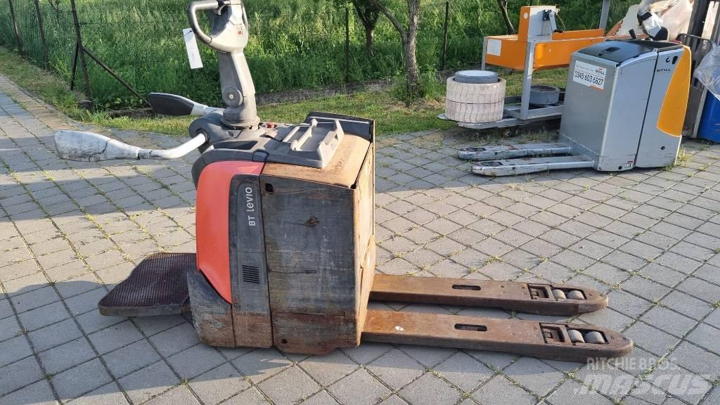 Toyota BT LPE200 Самоходные электрические тележки