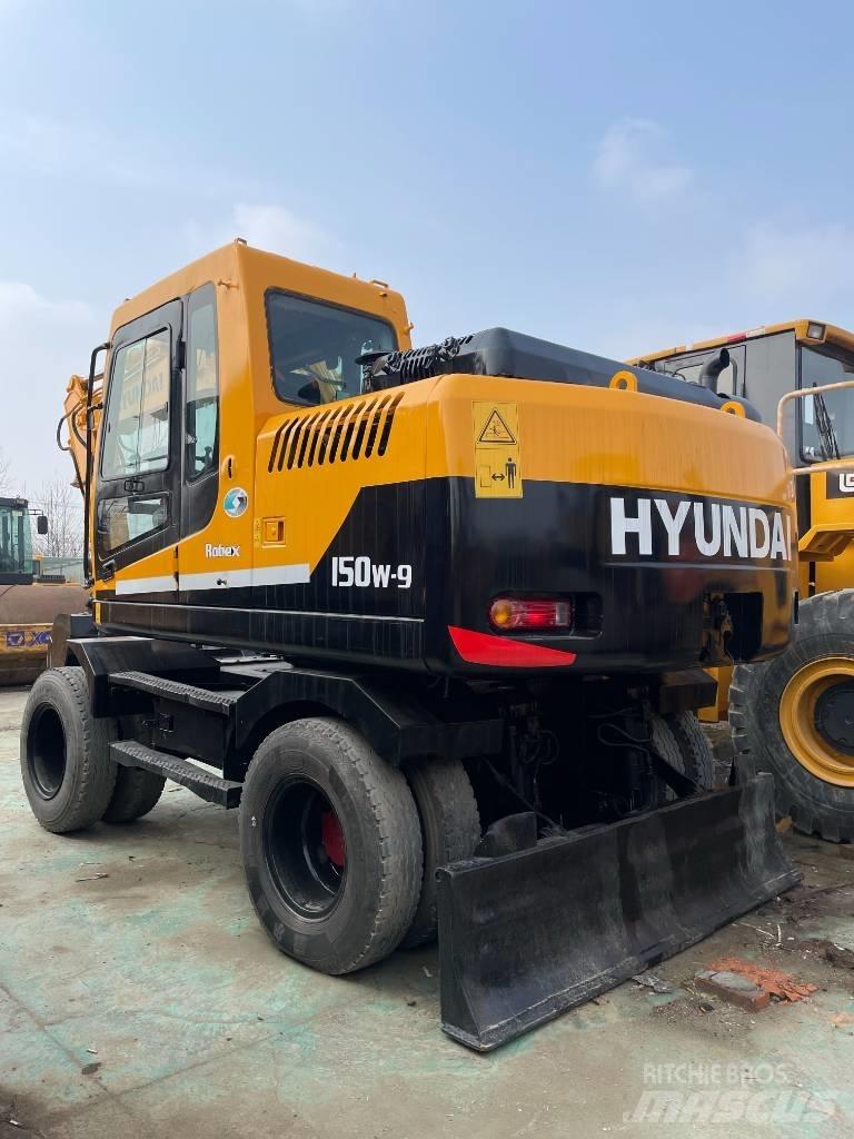 Hyundai R150W Колёсные экскаваторы