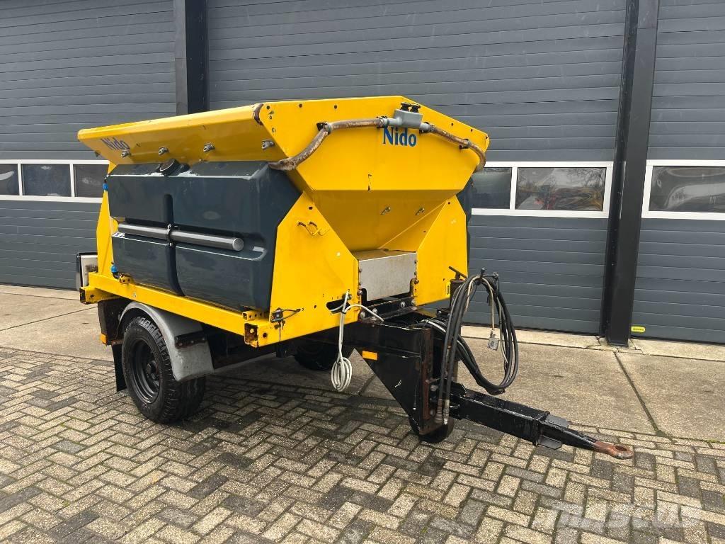 Nido Stratos Пескоразбрасыватели