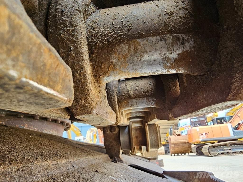 Komatsu PC210LC-8 Гусеничные экскаваторы