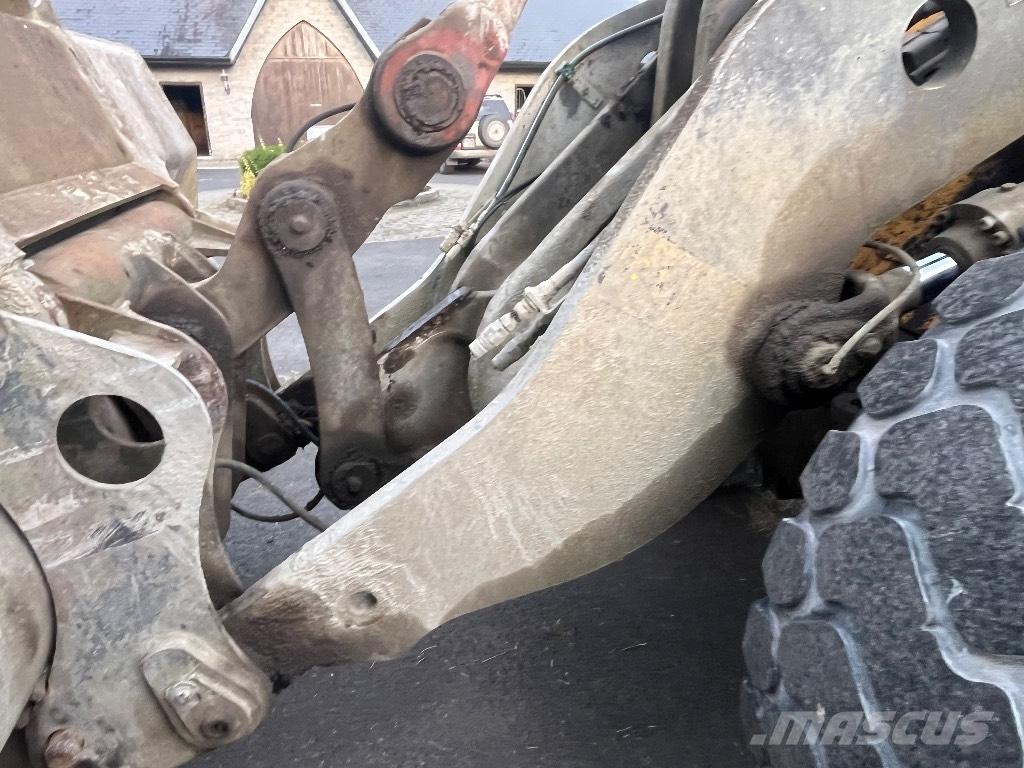 Volvo L 120 E Фронтальные погрузчики