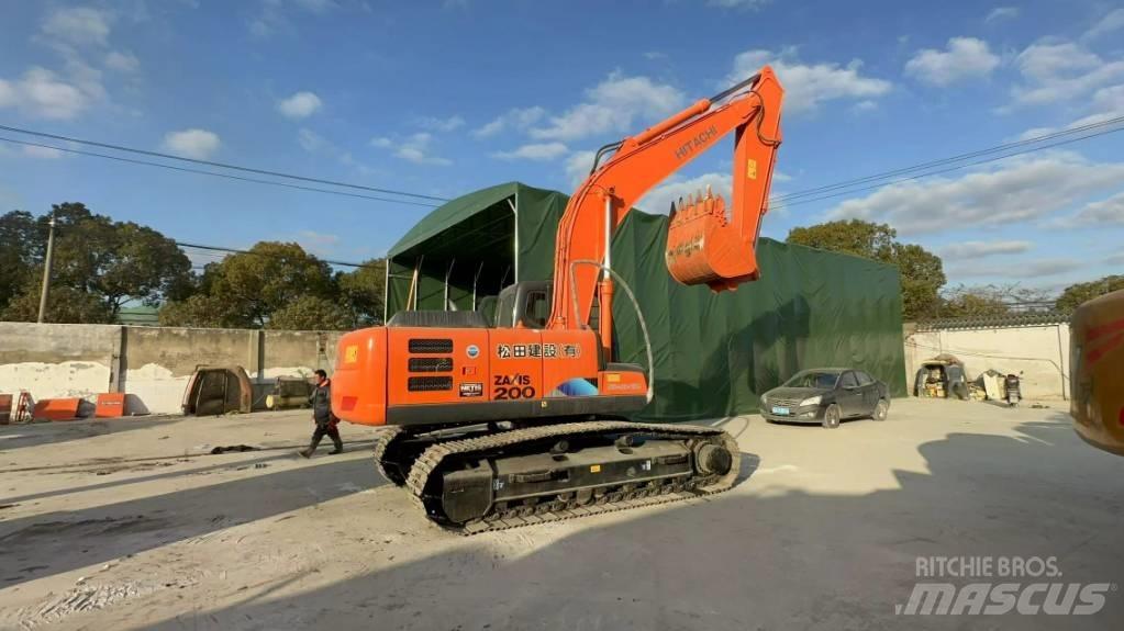 Hitachi ZX 200 Гусеничные экскаваторы