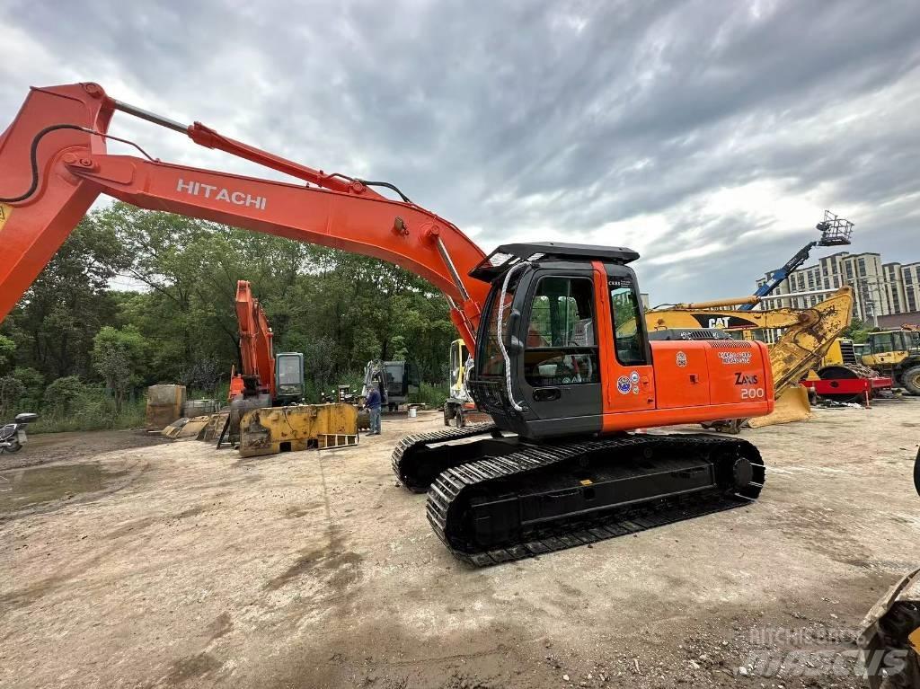 Hitachi ZX 200 Гусеничные экскаваторы