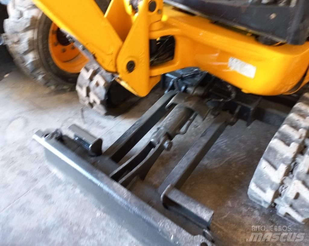 JCB 8018 CTS Мини-экскаваторы