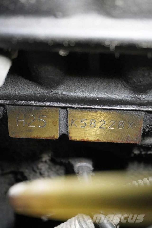 Nissan UGD02 A 32 PQ Газовые погрузчики