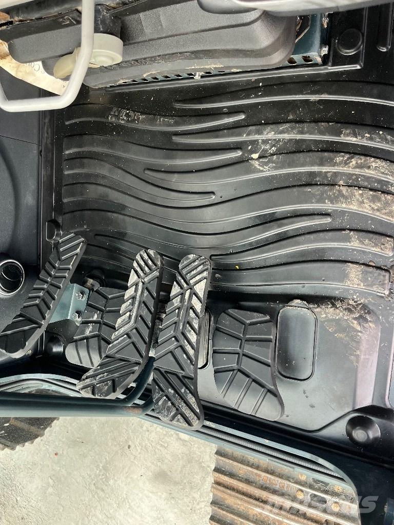 Hyundai HX140L Гусеничные экскаваторы