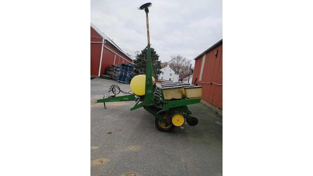 John Deere 7000 Сажалки