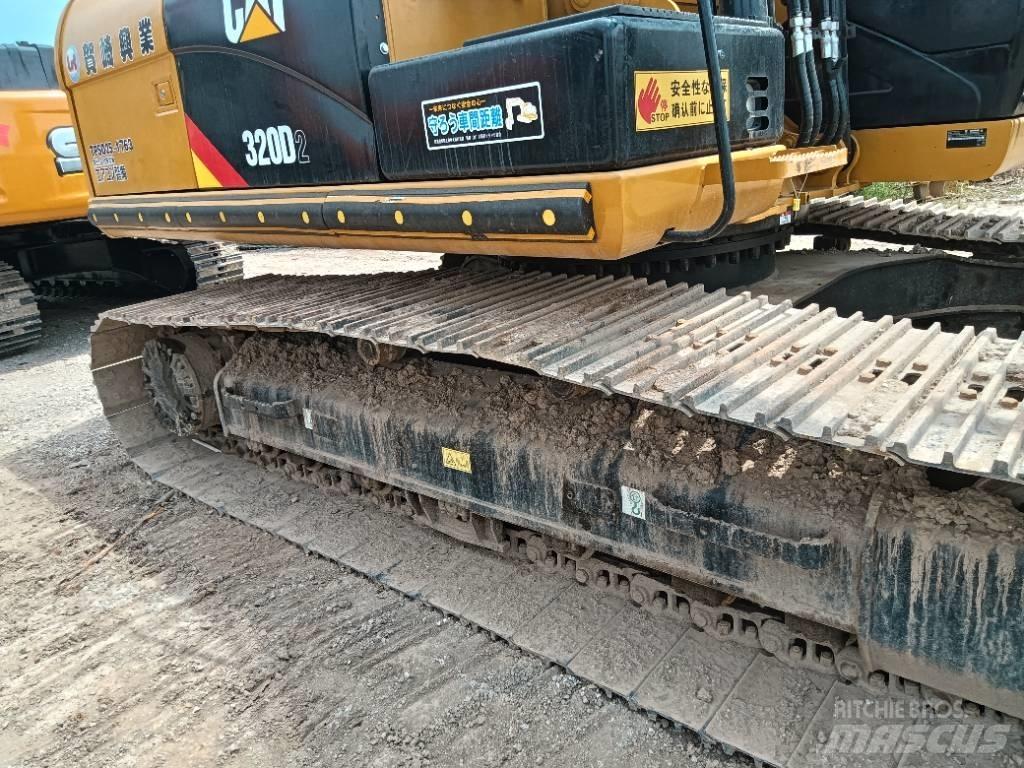 CAT 320D2 Малые экскаваторы 7т-12т