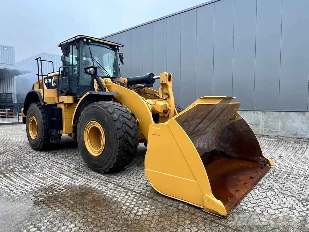 CAT 966M Фронтальные погрузчики