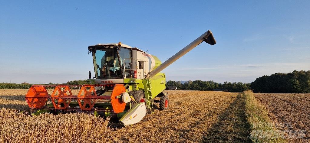 CLAAS Avero 240 Зерноуборочные комбайны