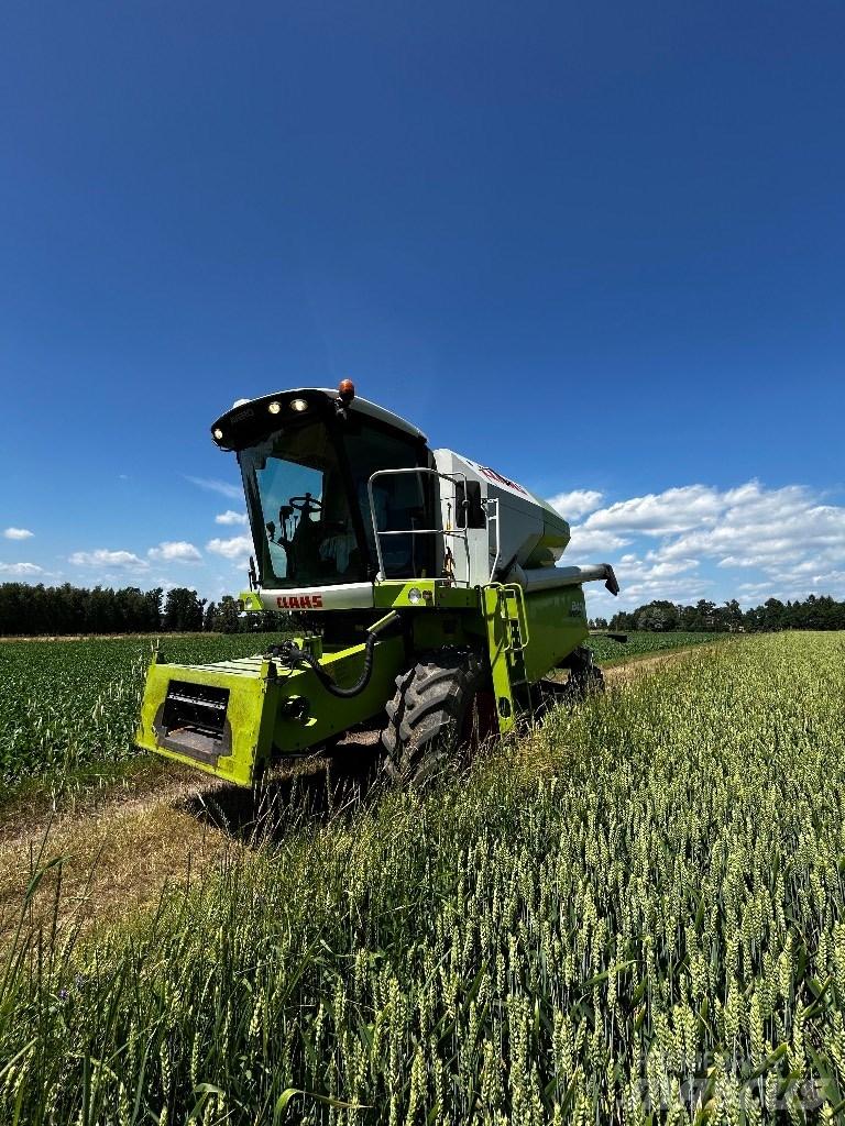 CLAAS Avero 240 Зерноуборочные комбайны