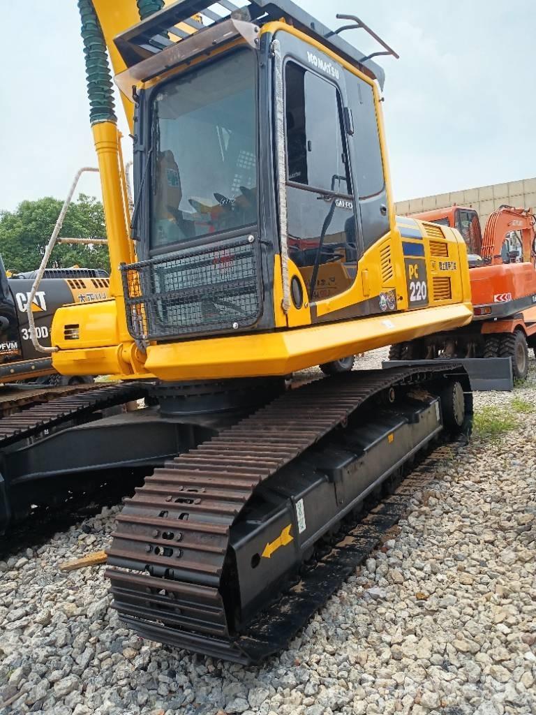 Komatsu PC 220-8 Гусеничные экскаваторы