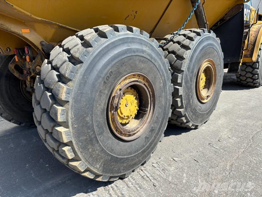 CAT 745 C Шарнирно-сочленённые самосвалы