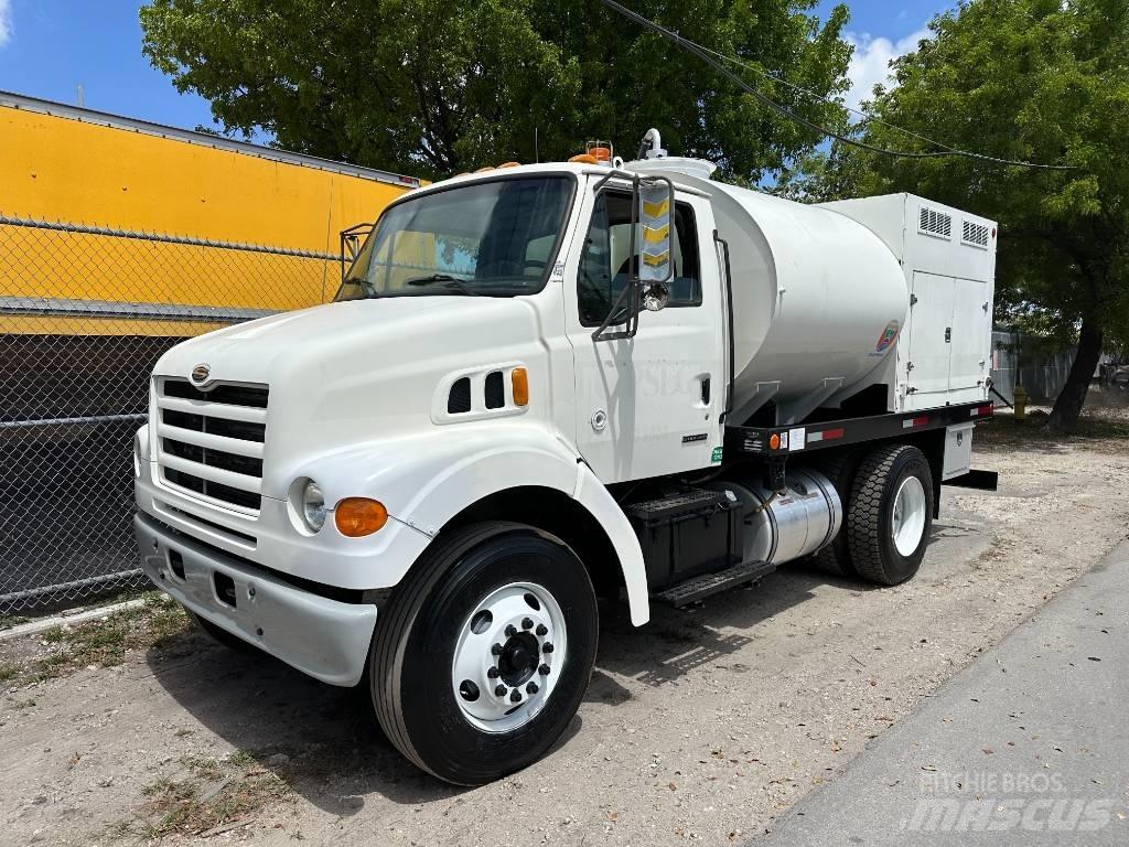 Sterling L 7501 Ассенизаторские машины