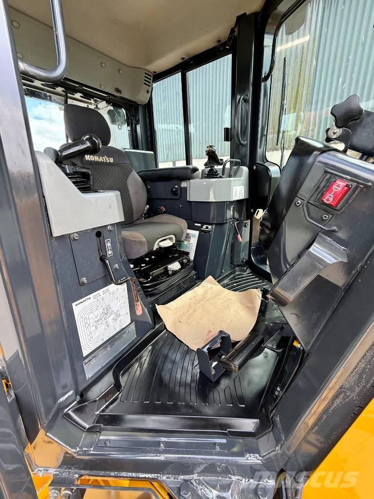 Komatsu D 61 PXi-24 Гусеничные бульдозеры