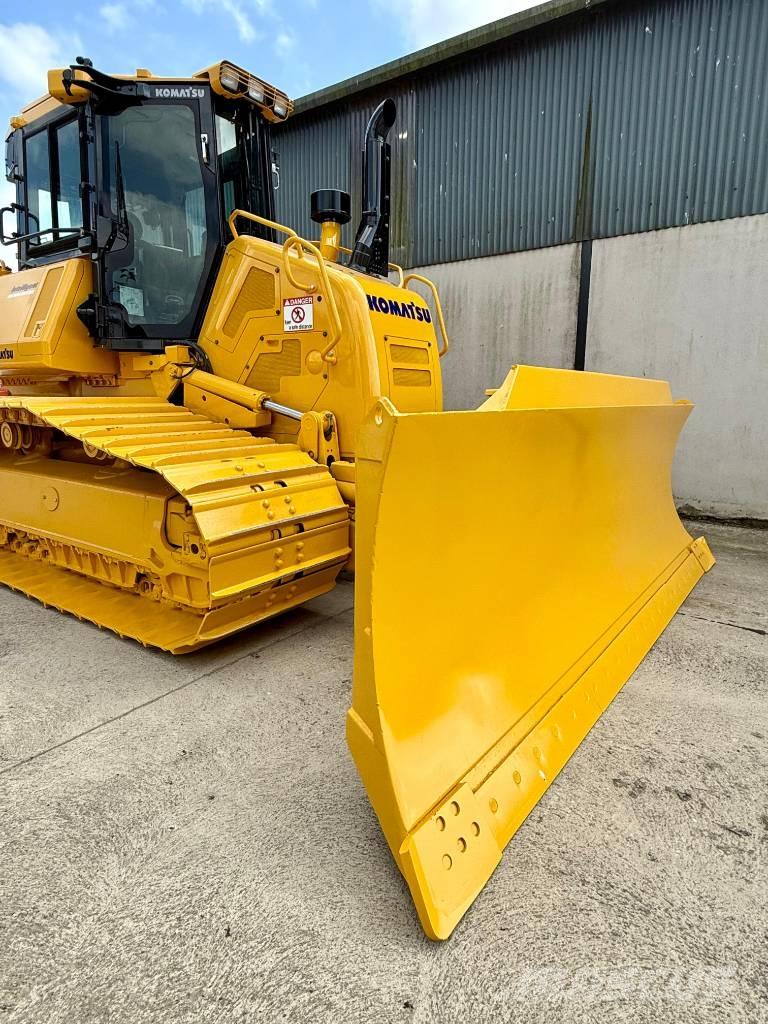 Komatsu D 61 PXi-24 Гусеничные бульдозеры