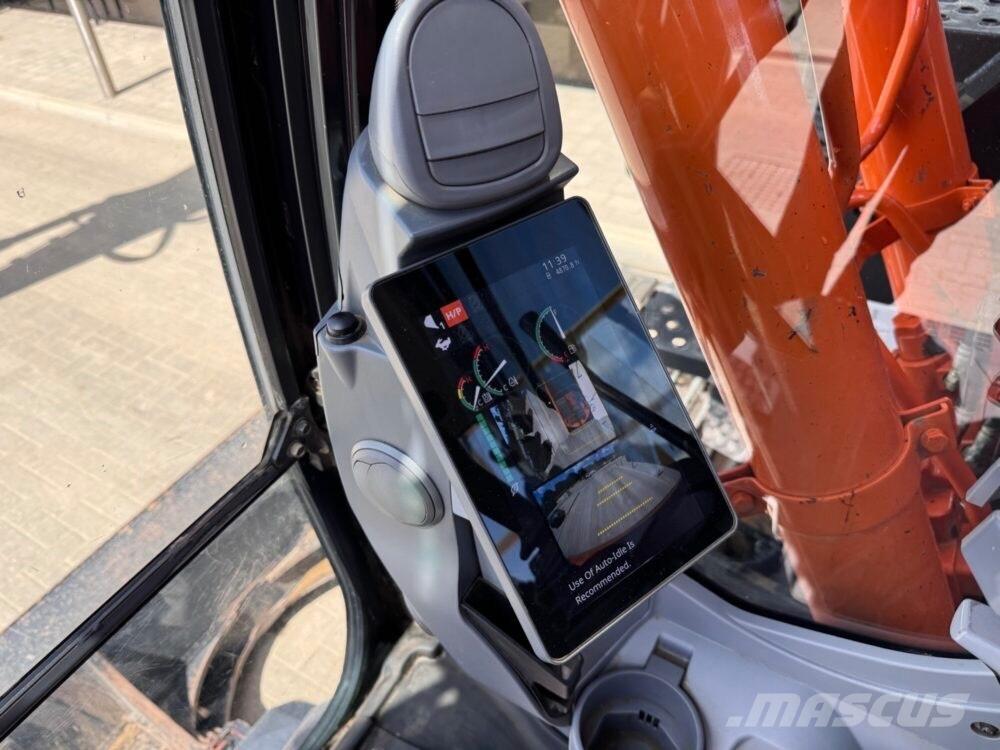Hitachi ZX135USBL-7 Гусеничные экскаваторы