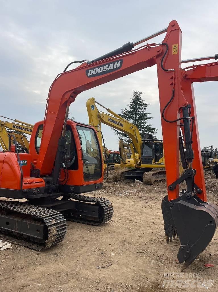 Doosan DX80 Малые экскаваторы 7т-12т