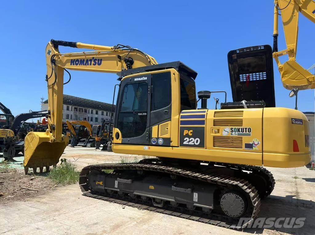 Komatsu PC 220 Гусеничные экскаваторы