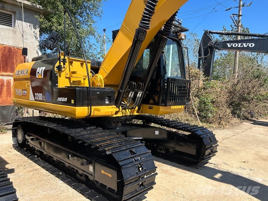 CAT 320D2L Гусеничные экскаваторы