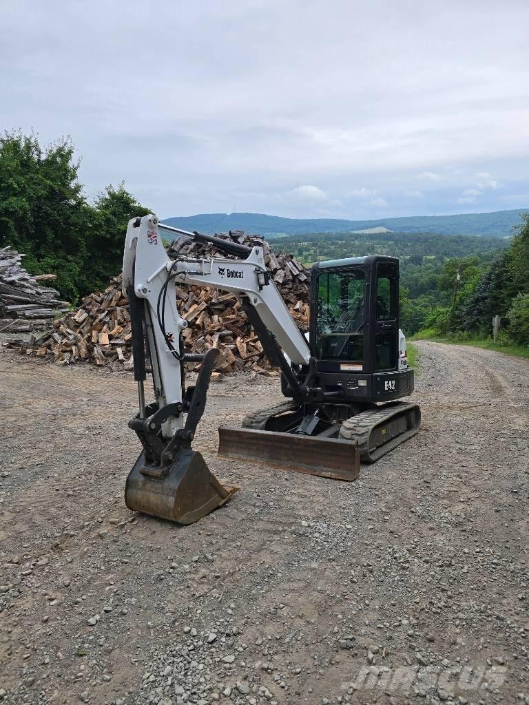 Bobcat E42 Мини-экскаваторы